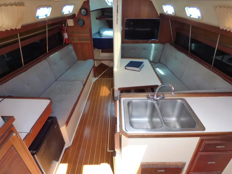 1989 Catalina 34