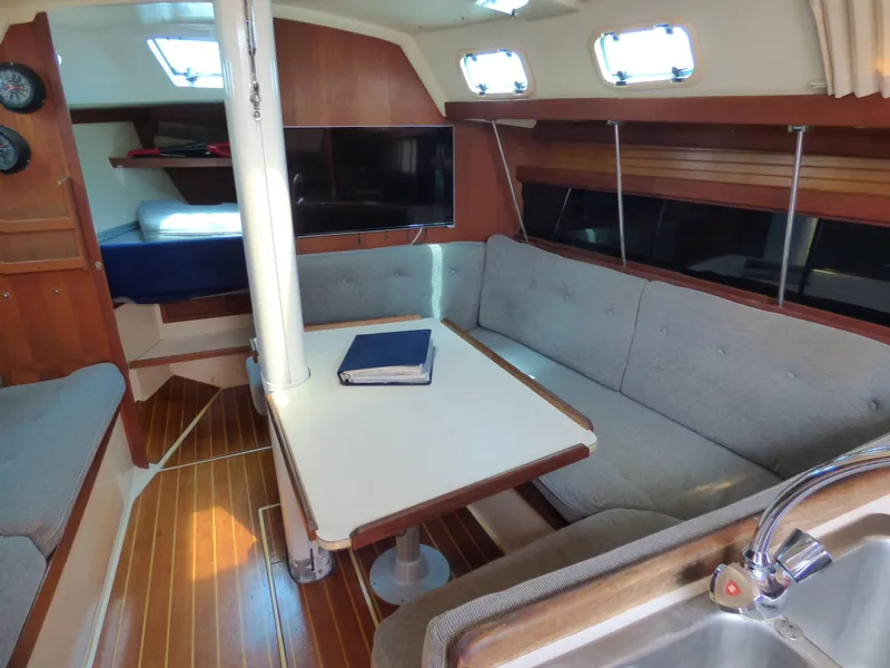 1989 Catalina 34