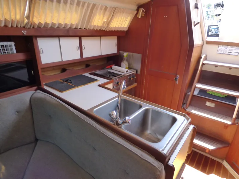 1989 Catalina 34