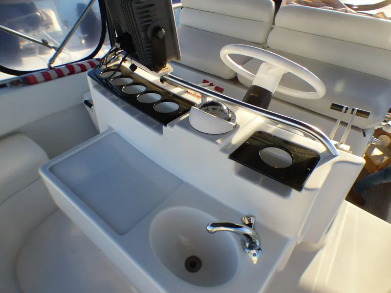 1997 Mainship Sedan Bridge