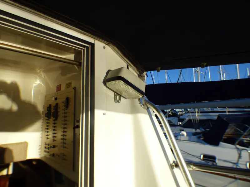 1997 Mainship Sedan Bridge