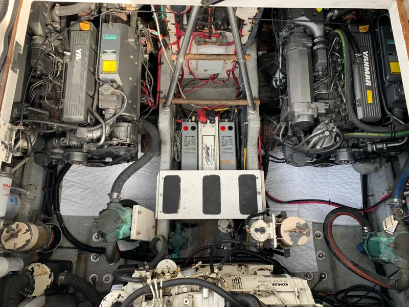 Yahmar Diesel 240 HP 1355 hours