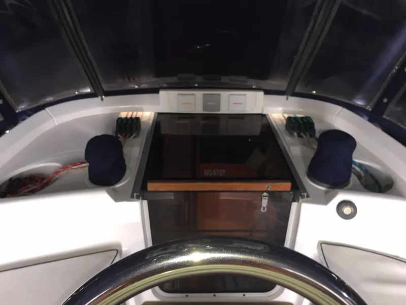 Hatch to salon