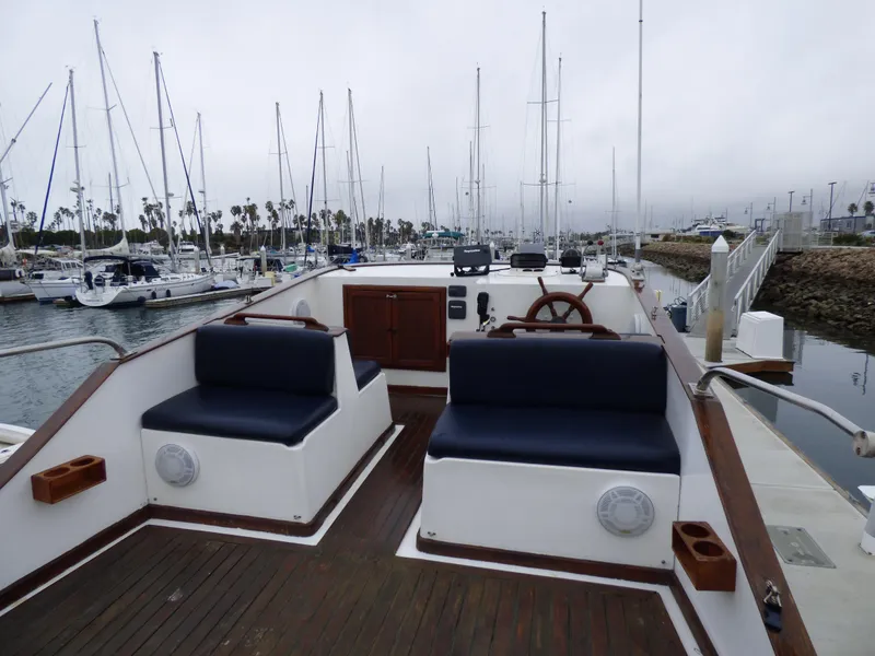 1977 CHB 34 Aft Cabin Trawler