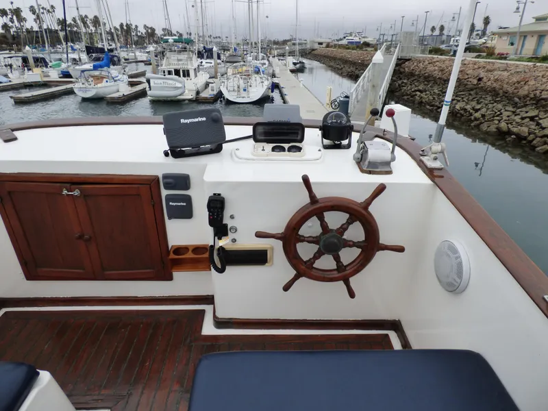 1977 CHB 34 Aft Cabin Trawler