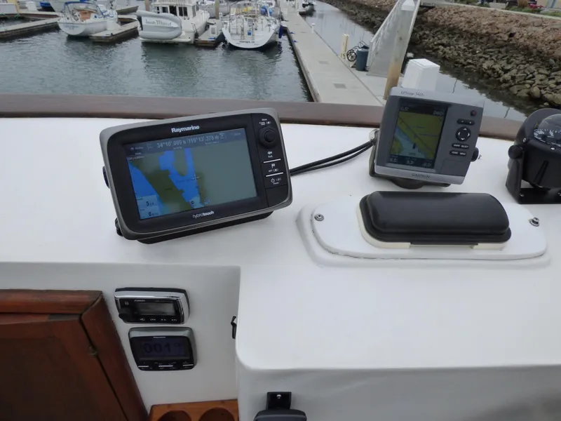 1977 CHB 34 Aft Cabin Trawler