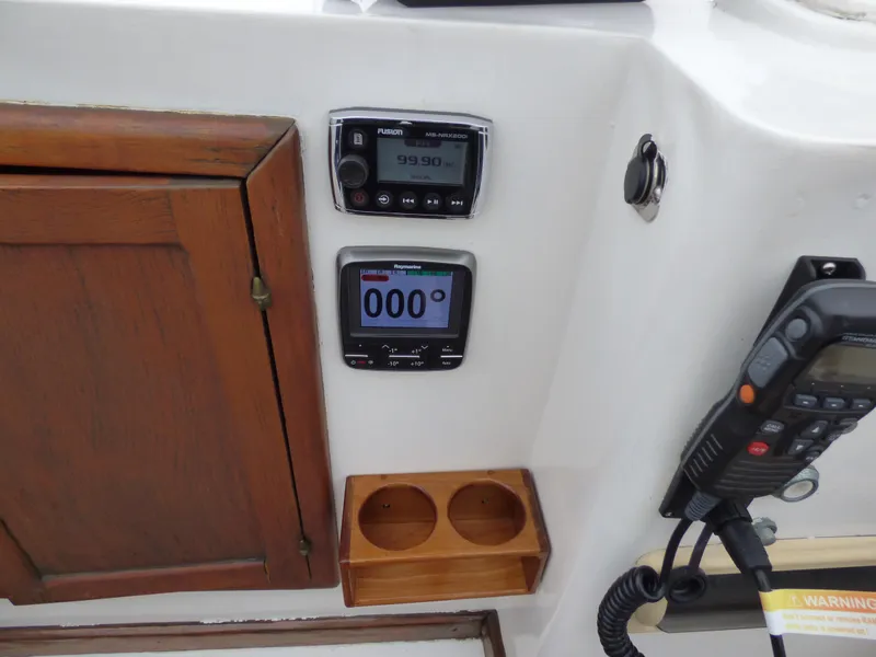 1977 CHB 34 Aft Cabin Trawler