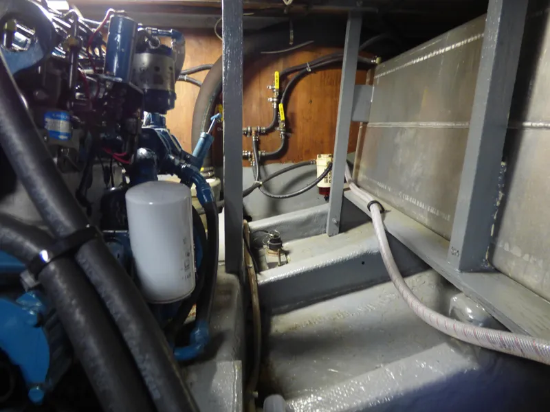 1977 CHB 34 Aft Cabin Trawler