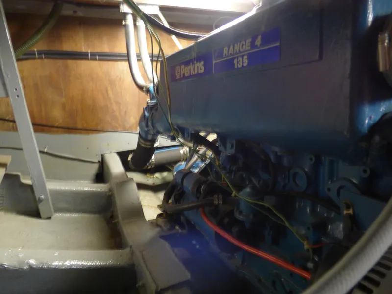 1977 CHB 34 Aft Cabin Trawler