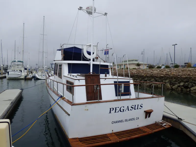 1977 CHB 34 Aft Cabin Trawler