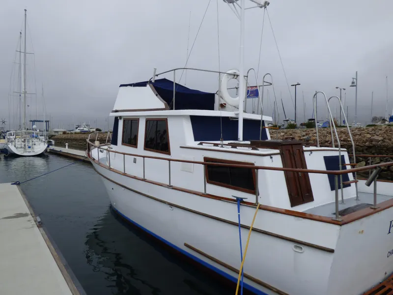 1977 CHB 34 Aft Cabin Trawler