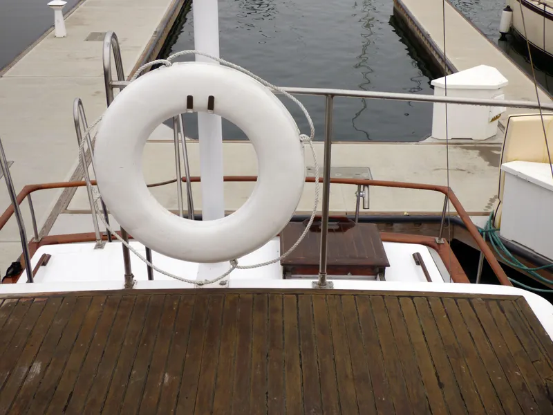 1977 CHB 34 Aft Cabin Trawler