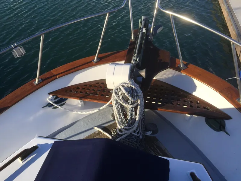 1977 CHB 34 Aft Cabin Trawler