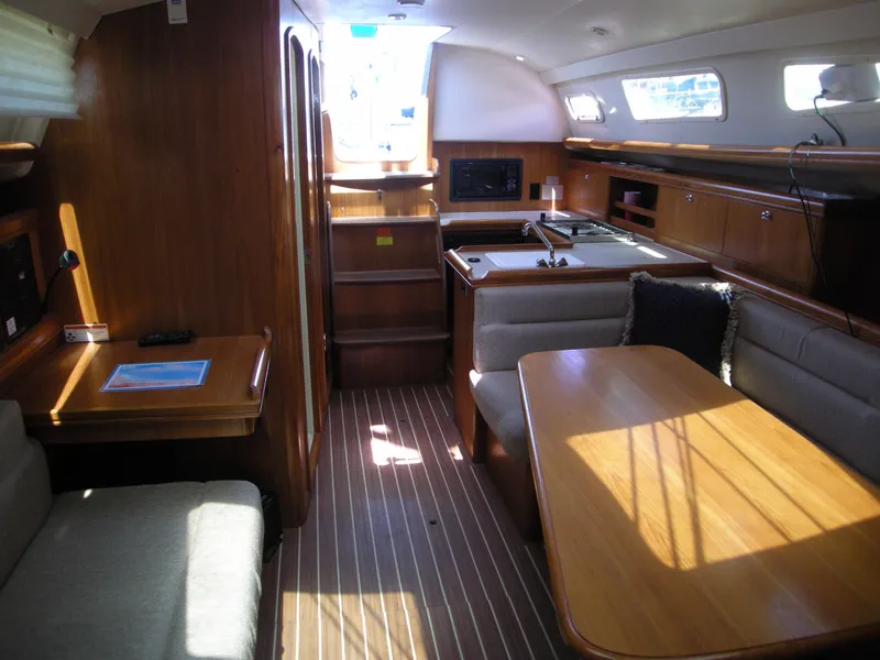 Salon Aft