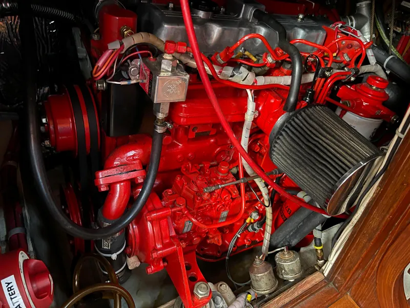 1984 Hylas 44