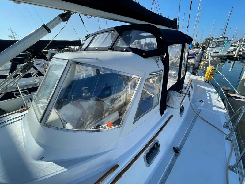 1984 Hylas 44