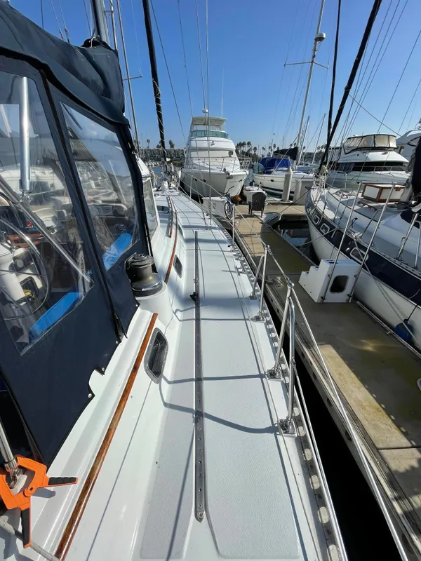 1984 Hylas 44