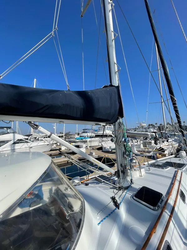 1984 Hylas 44