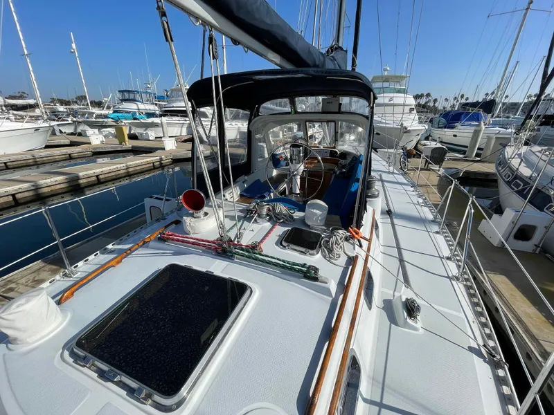 1984 Hylas 44