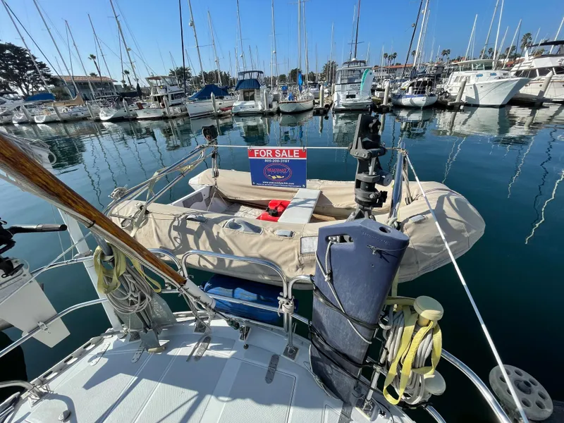 1984 Hylas 44