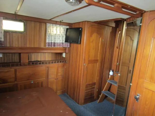 Aft Cabin Closet