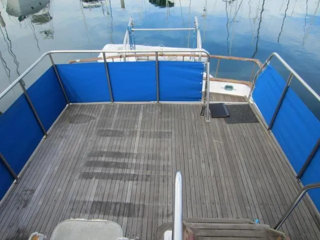 Trunck Cabin Deck