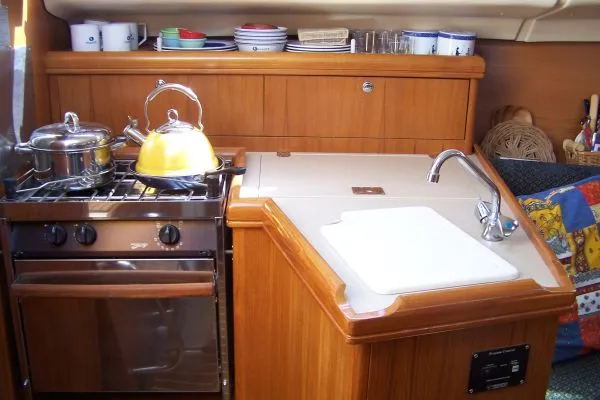 2004 Hunter 306