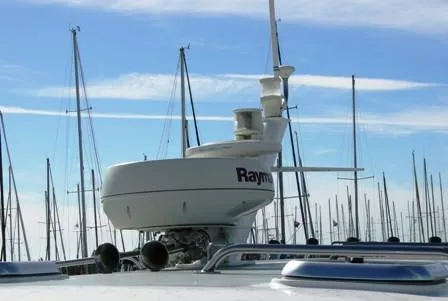 Radar/Antenna mast