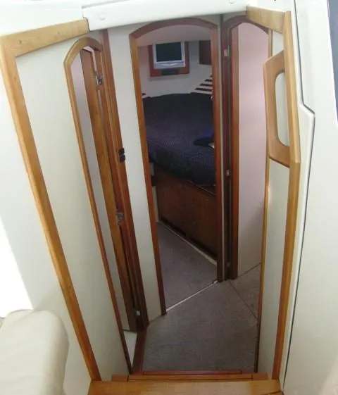 To owner's & guest cabins