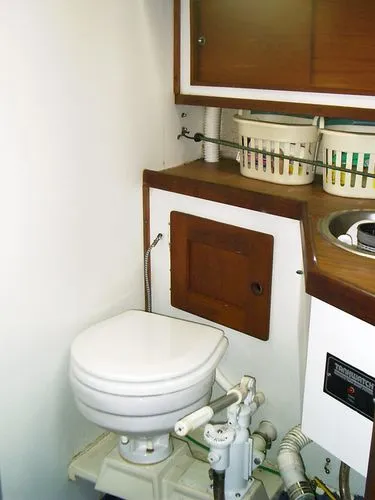 1977 Rawson Pilothouse