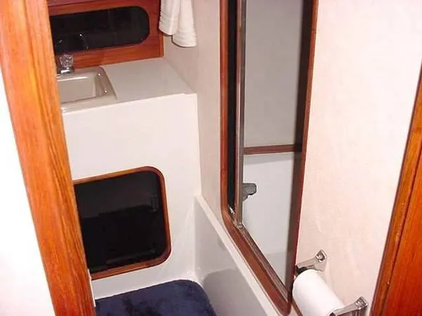 head with tub