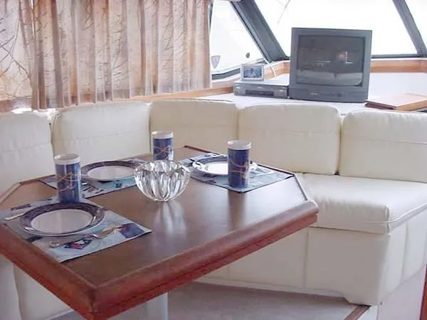 dinette forward