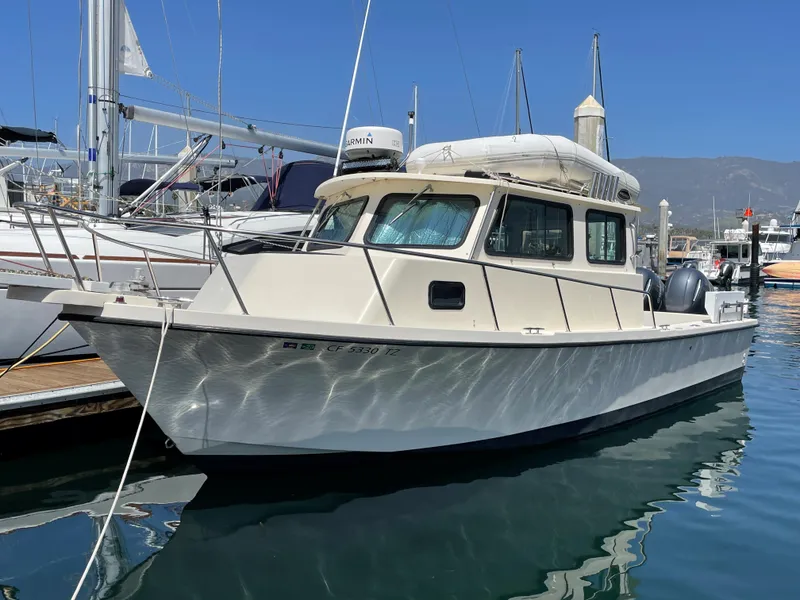 1999 Parker 2530 Extended Cabin