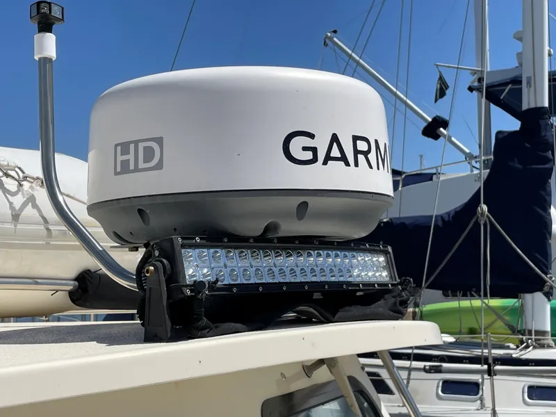 1999 Parker 2530 Extended Cabin