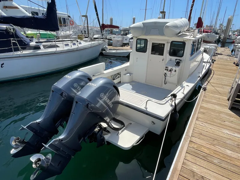 1999 Parker 2530 Extended Cabin
