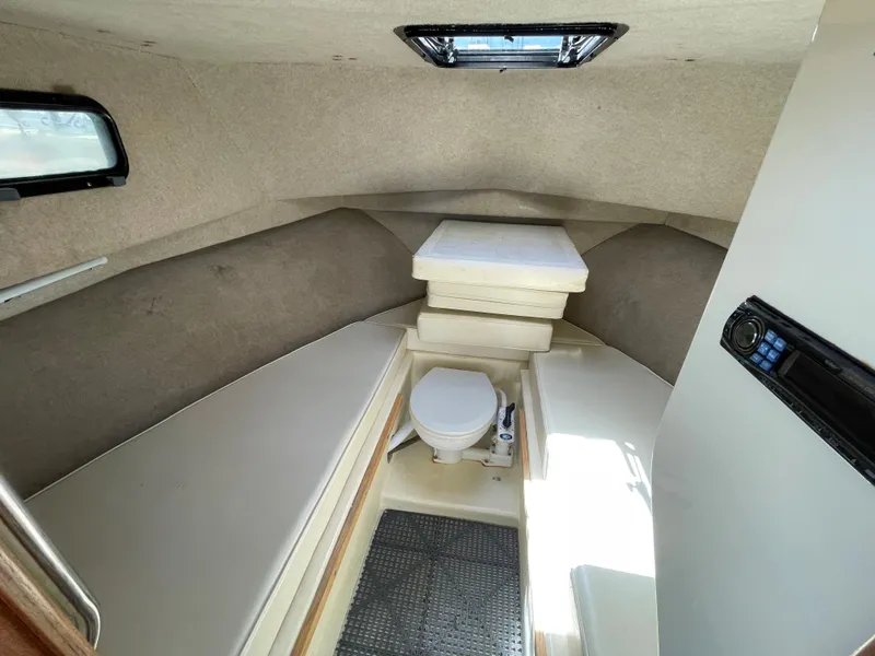 1999 Parker 2530 Extended Cabin