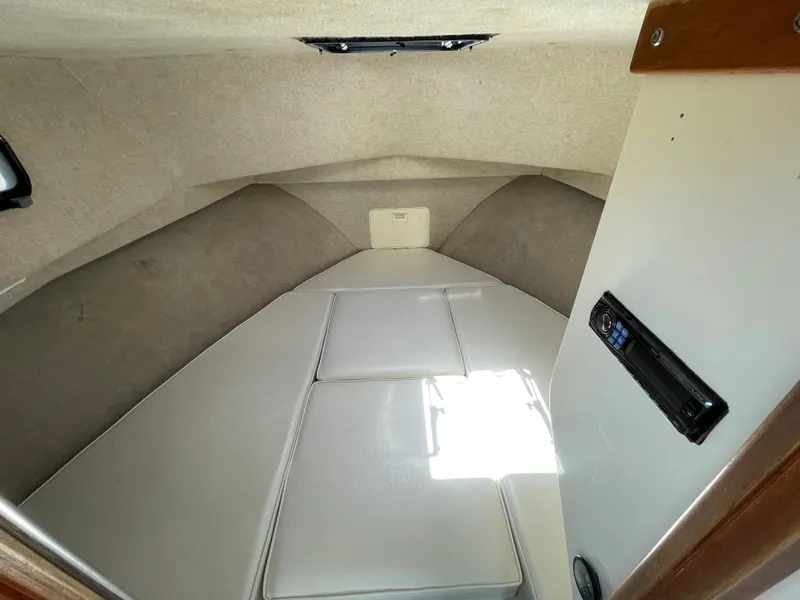 1999 Parker 2530 Extended Cabin