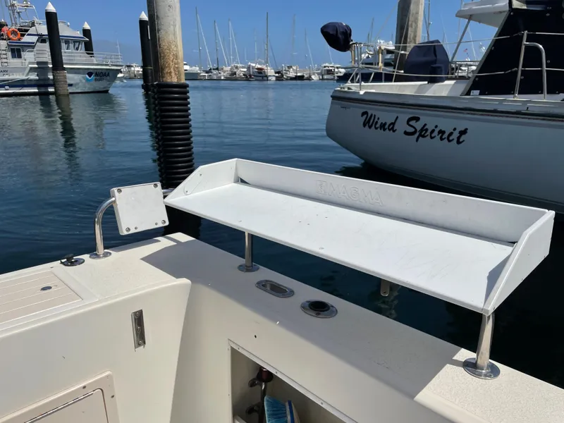 1999 Parker 2530 Extended Cabin