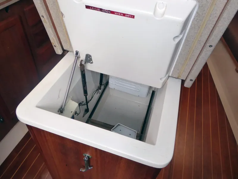 Center Fridge