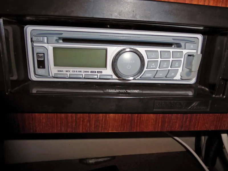 AM/FM/CD/Aux