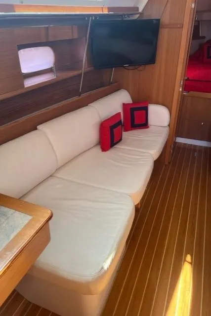 2012 Catalina 355