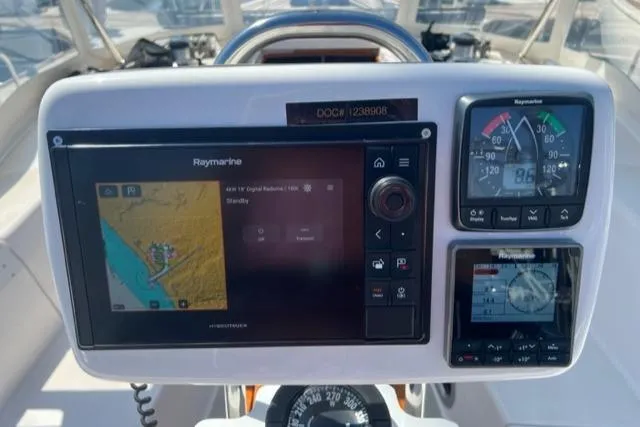 2012 Catalina 355