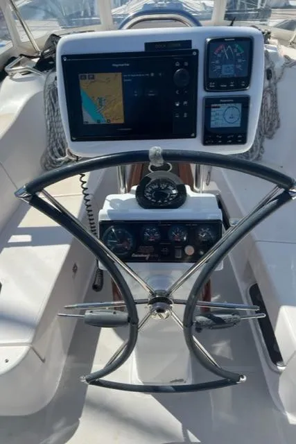 2012 Catalina 355