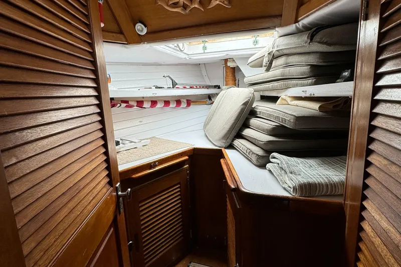 1973 Challenger Aft Cockpit