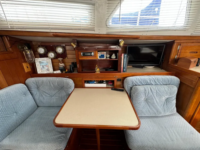 1973 Challenger Aft Cockpit