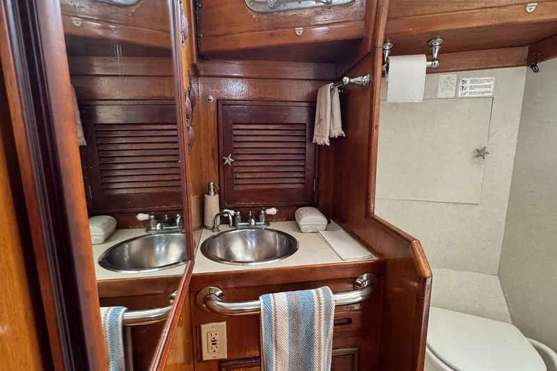 1973 Challenger Aft Cockpit