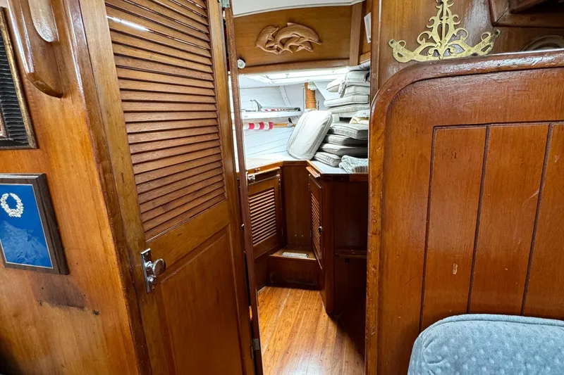 1973 Challenger Aft Cockpit
