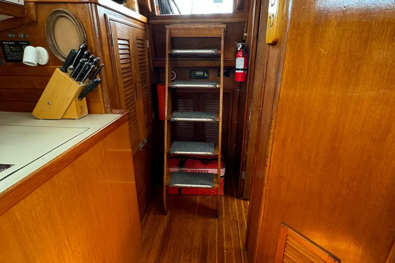 1973 Challenger Aft Cockpit