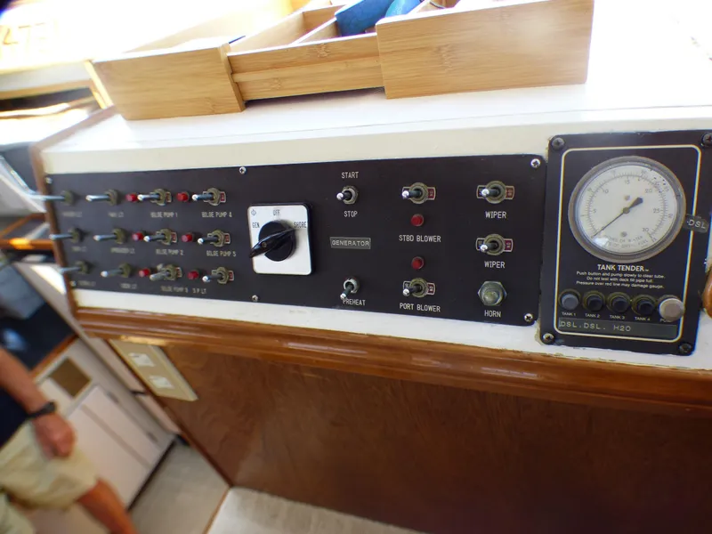 1986 Sea Hawk 48