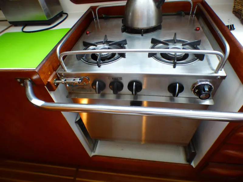 Three Burner Stove w/ Oven